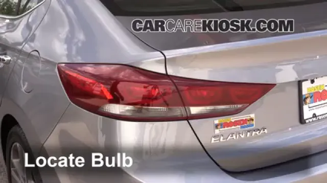 2017 Hyundai Elantra Limited 2.0L 4 Cyl. Luces Luz de giro trasera (reemplazar foco)